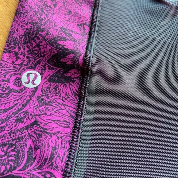 Lululemon Outrun 17" Crop Antique Paisley Deep Fuschia Black / Black size 8 - Picture 10 of 14
